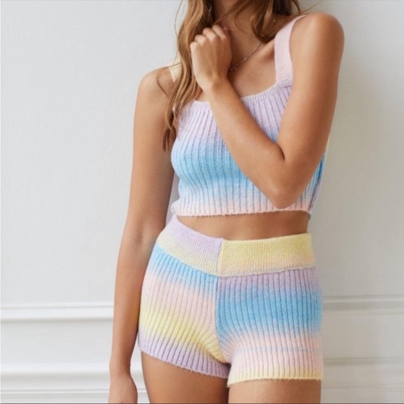 LIKE NEW🌈RAINBOW🌈OMBRÉ KNIT SHORTS - Picture 2 of 8